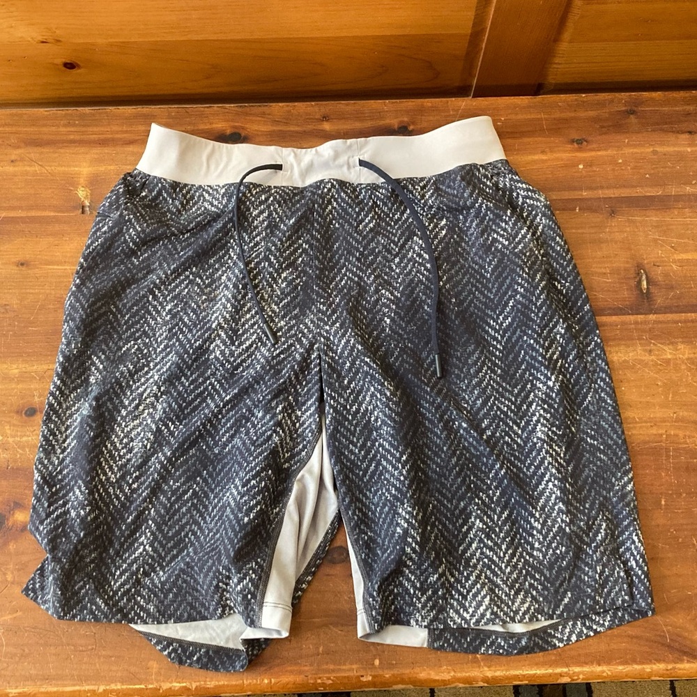 Men’s Lululemon shorts size M